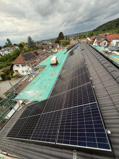 Solarmodule auf Satteldach – Photovoltaik vom Fachbetrieb am Bodensee